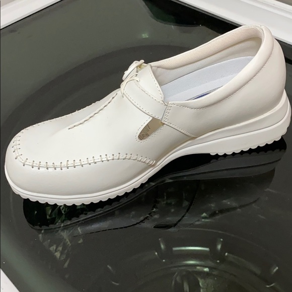 Nursing Shoes - Picture 3 of 5